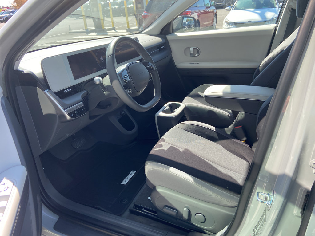 Used 2024 Hyundai Ioniq 5 SE AWD/4WD image 16