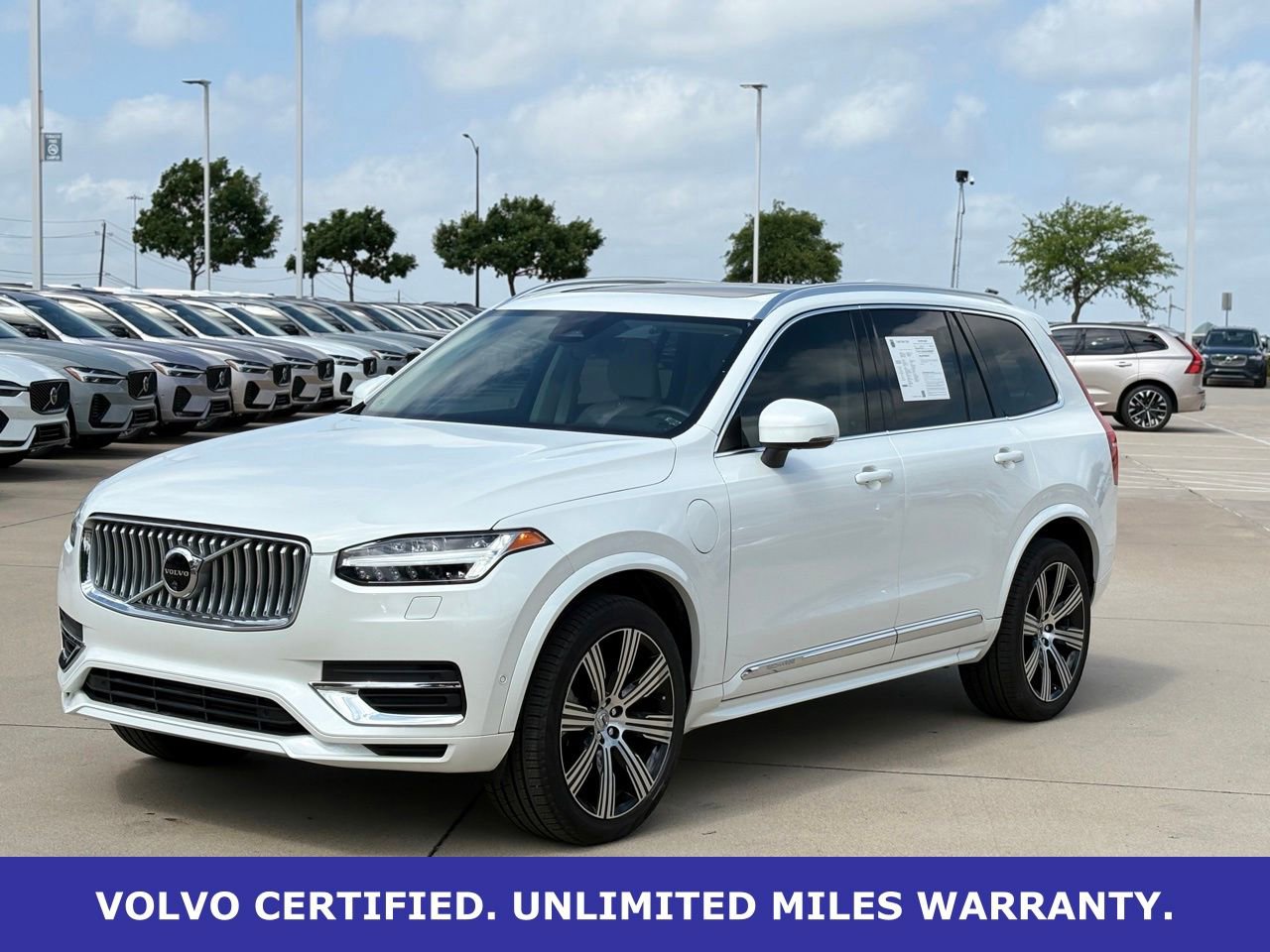 Certified 2024 Volvo XC90 T8 Plus w/ Protection Package AWD/4WD image 3