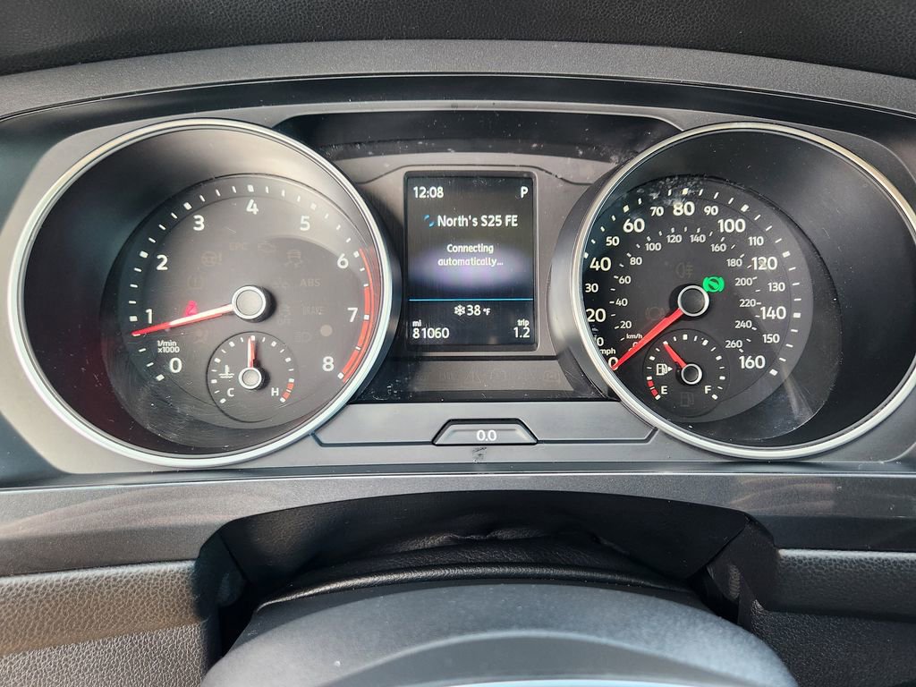 Used 2018 Volkswagen Tiguan SE w/ Panoramic Sunroof Package image 6