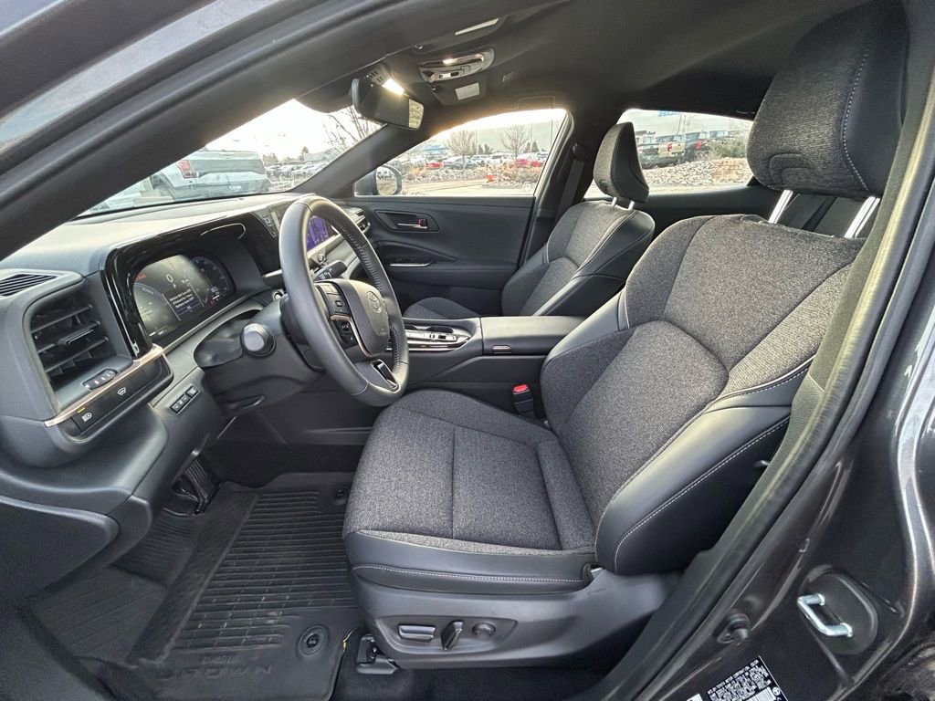 Used 2024 Toyota Crown image 13