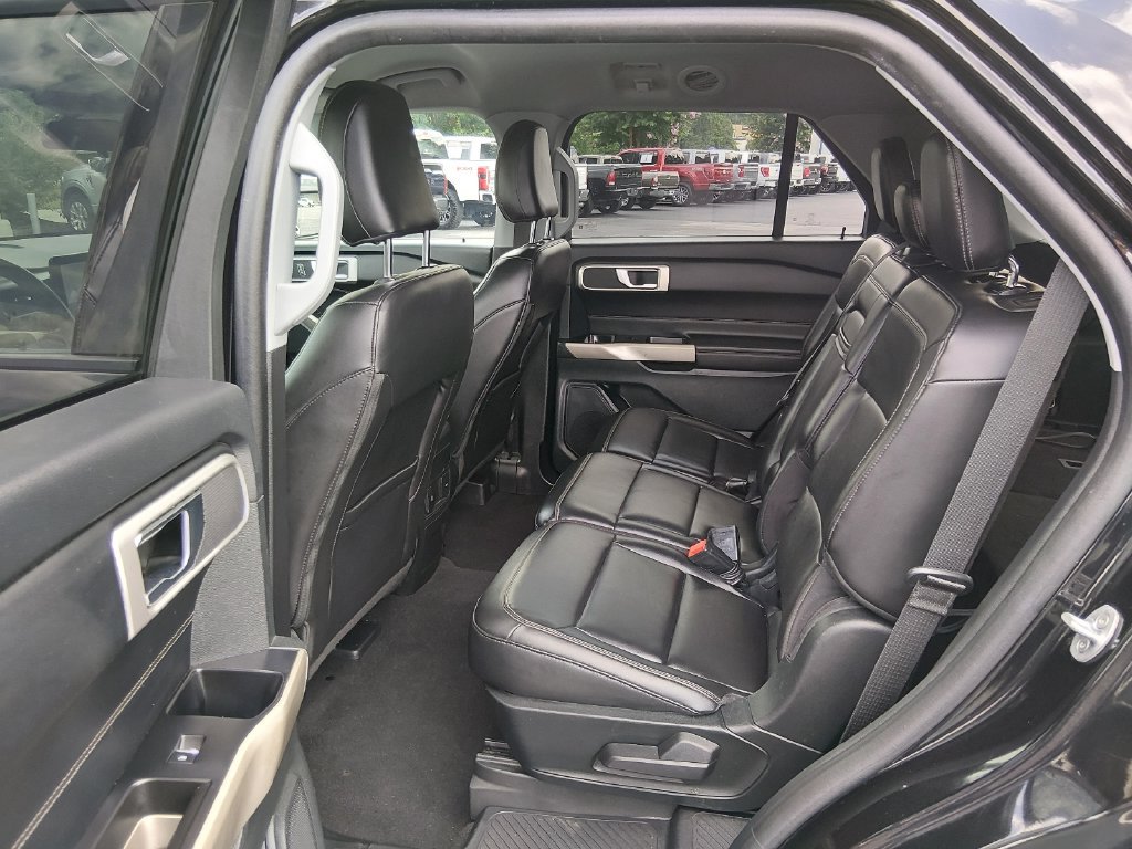 Certified 2023 Ford Explorer XLT w/ Equipment Group 202A AWD/4WD image 12