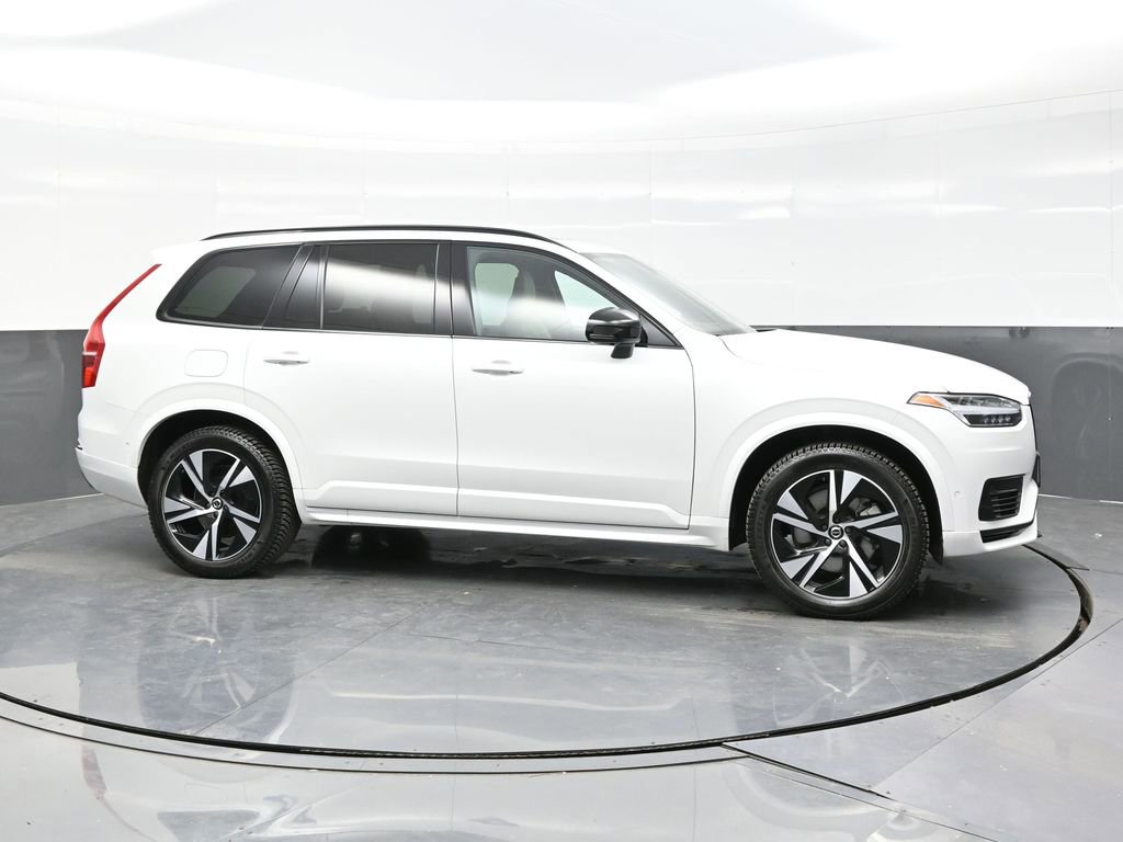 Used 2022 Volvo XC90 T8 R-Design image 8
