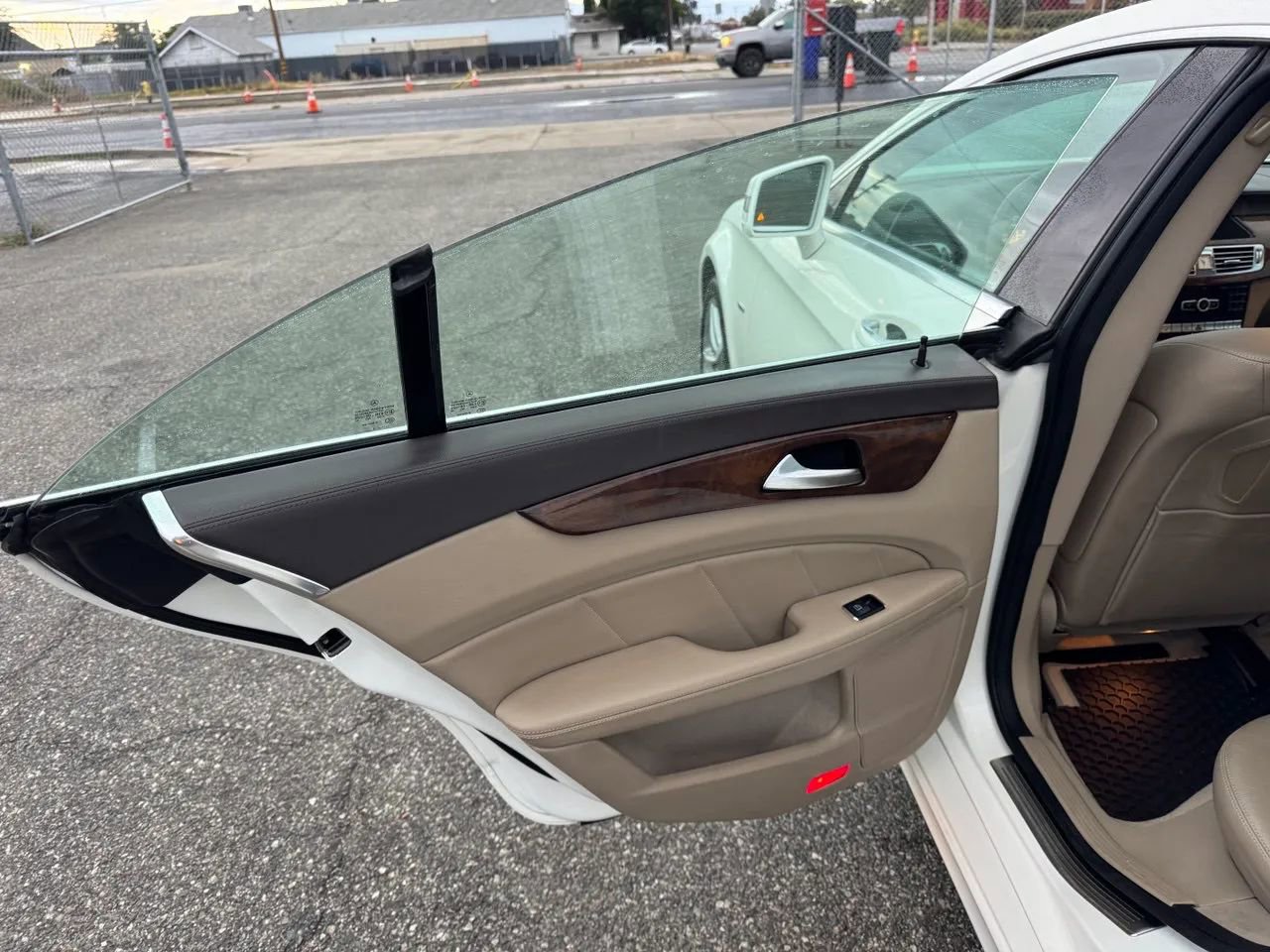 Used 2012 Mercedes-Benz CLS 550 image 17