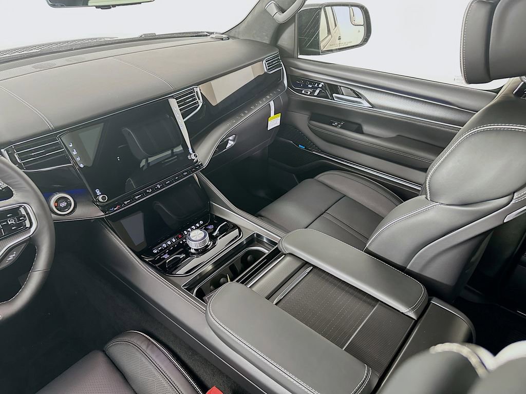 New 2025 Jeep Grand Wagoneer L Series II Obsidian w/ Quick Order Packagew 28T image 30