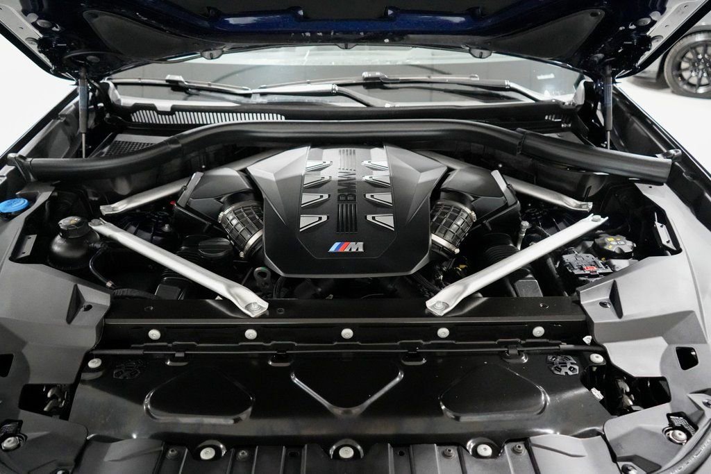 Used 2025 BMW X5 M60i image 45