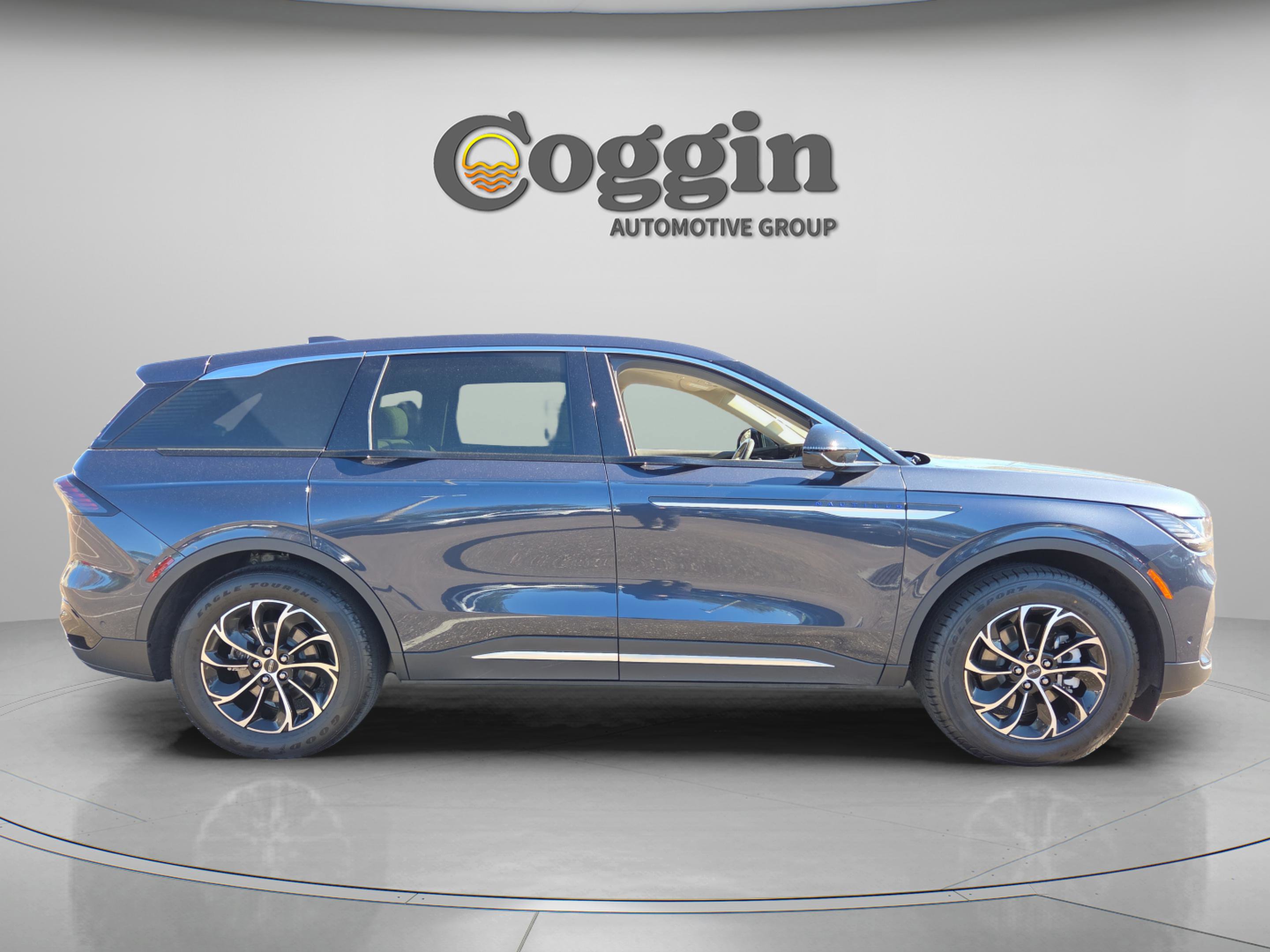 Used 2024 Lincoln Nautilus Premier w/ Equipment Group 102A image 6