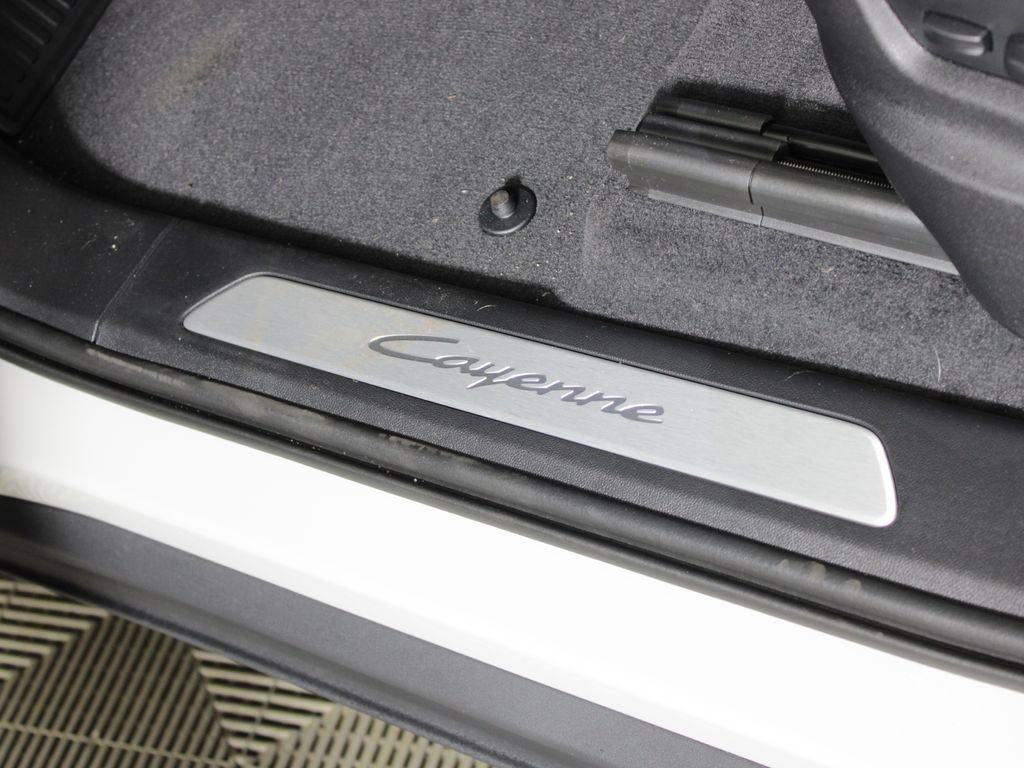 Used 2026 Porsche Cayenne Coupe image 17