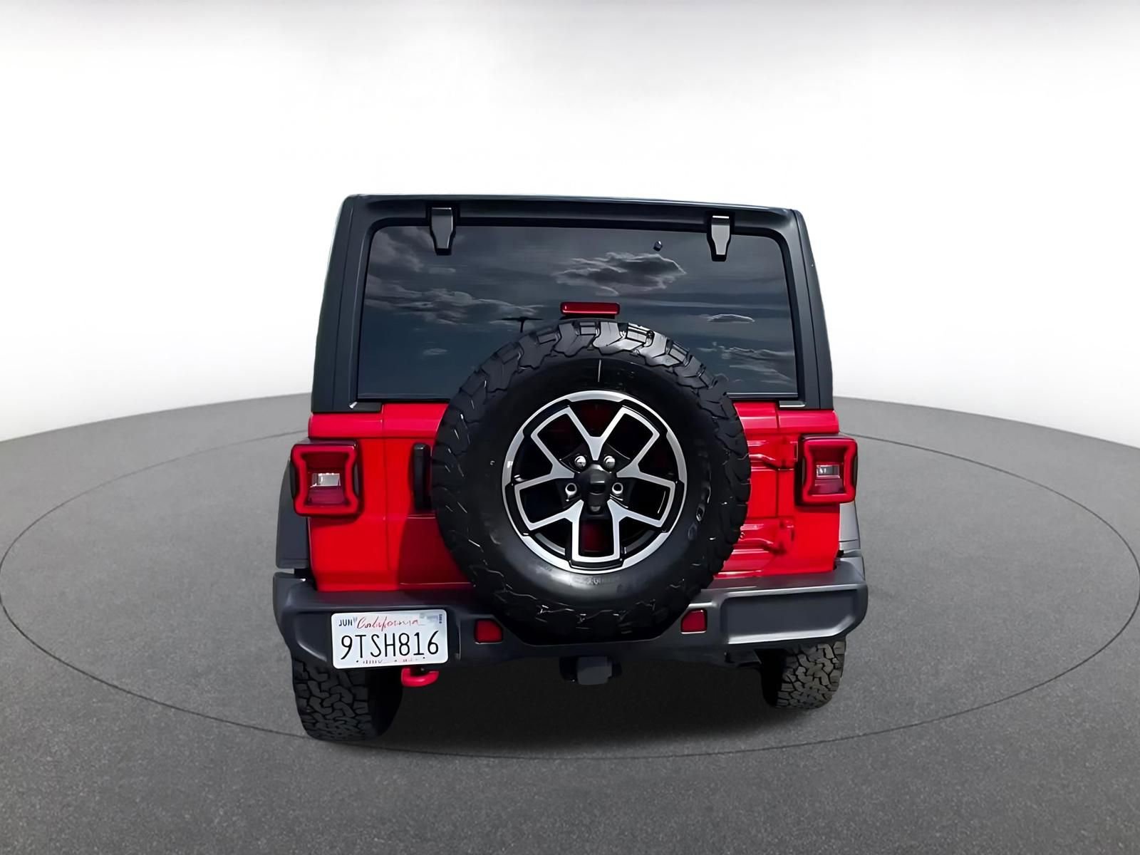 Used 2025 Jeep Wrangler Unlimited Rubicon image 9