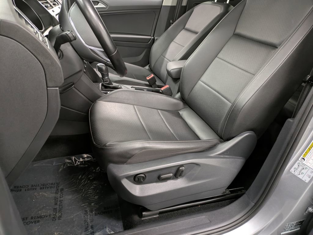 Used 2019 Volkswagen Tiguan SE w/ Panoramic Sunroof Package image 13