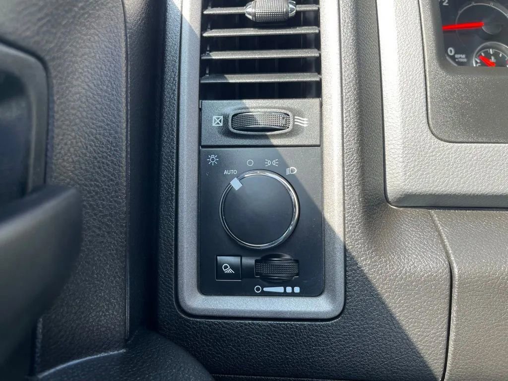 Used 2019 RAM 1500 ST image 28