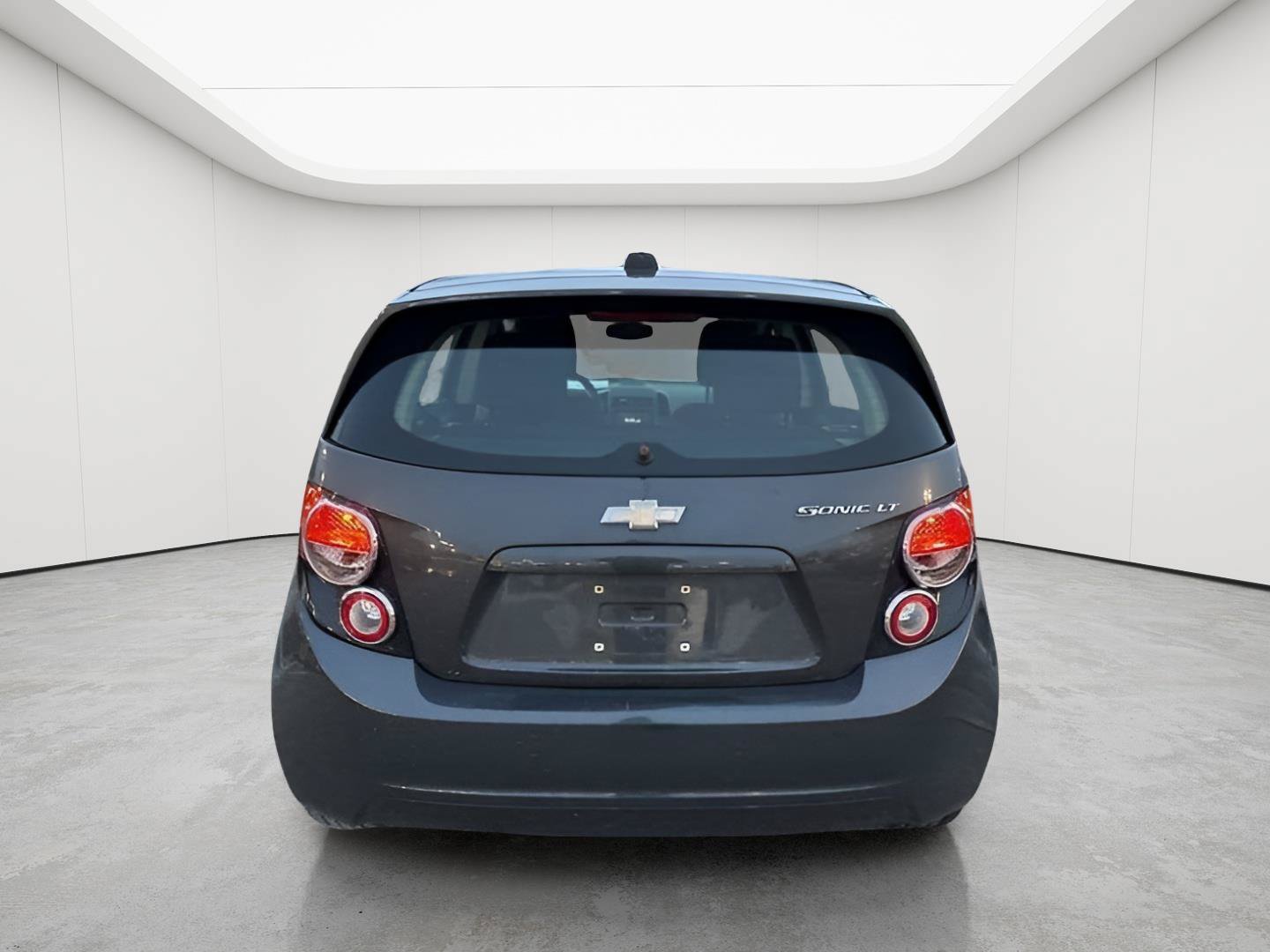 Used 2016 Chevrolet Sonic LT FWD image 3