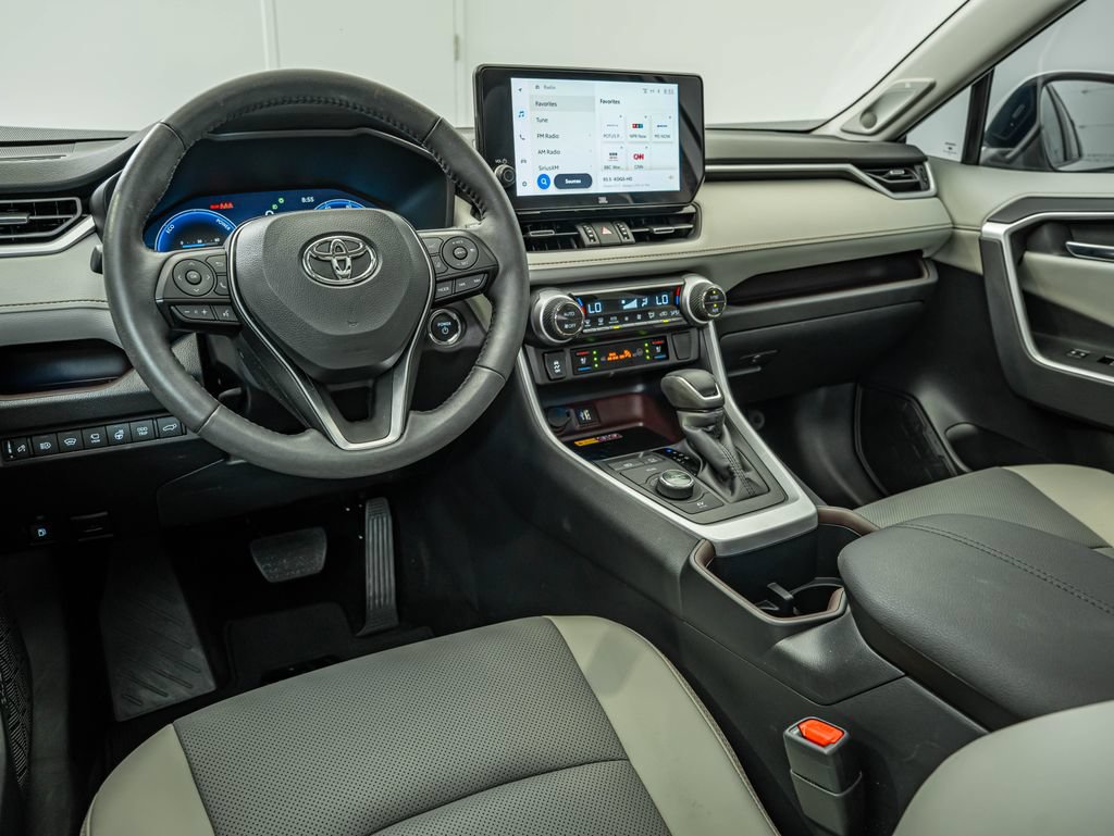 Used 2025 Toyota RAV4 Limited w/ Advanced Technology Package AWD/4WD image 32