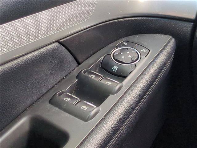 Used 2017 Ford Explorer XLT w/ Equipment Group 202A FWD image 16