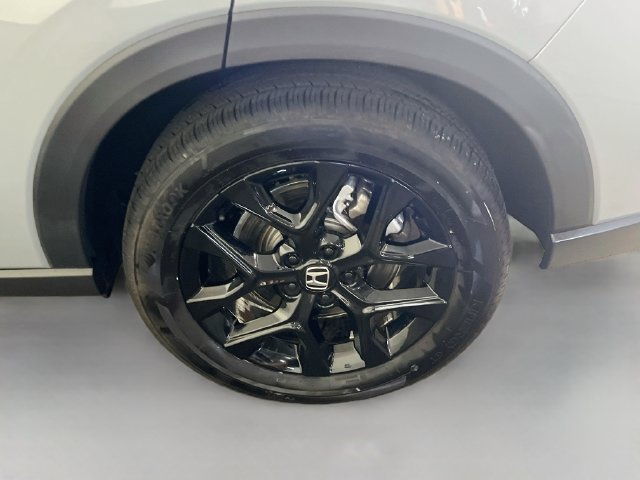 Certified 2025 Honda HR-V Sport image 23