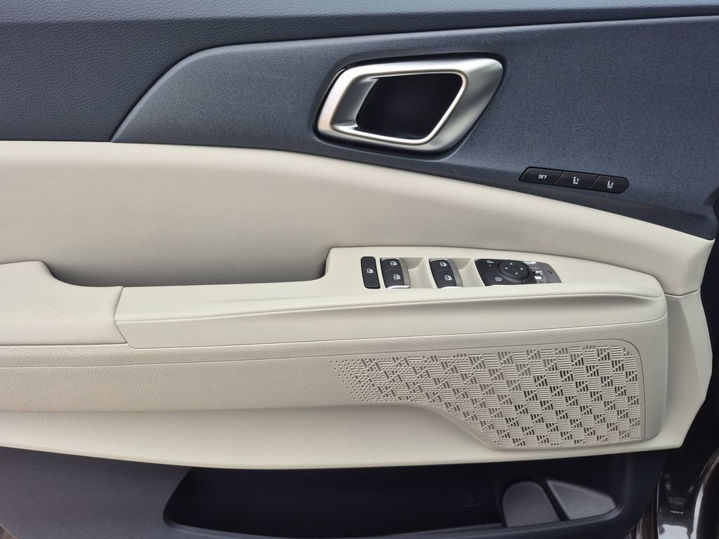 New 2026 Kia Carnival SX image 6