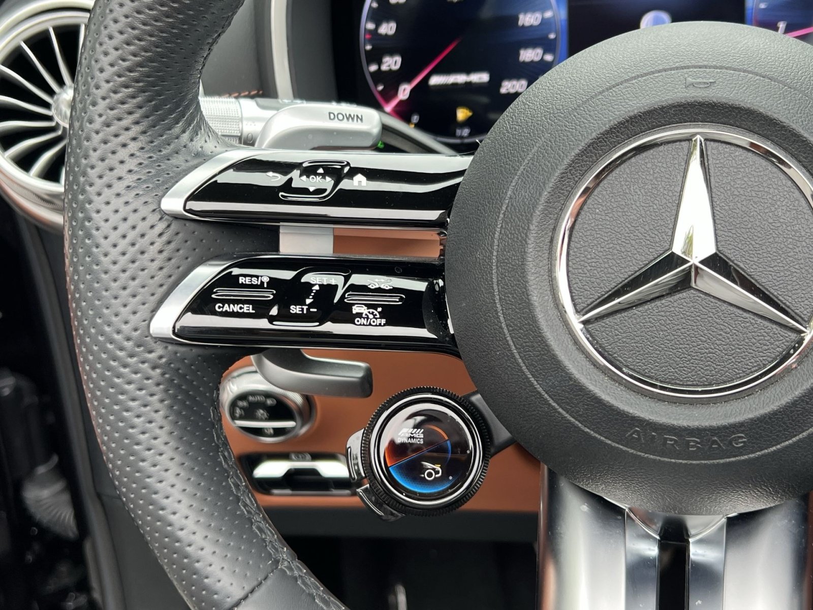 Certified 2022 Mercedes-Benz SL 55 AMG 4MATIC w/ Driver Assistance Package image 38