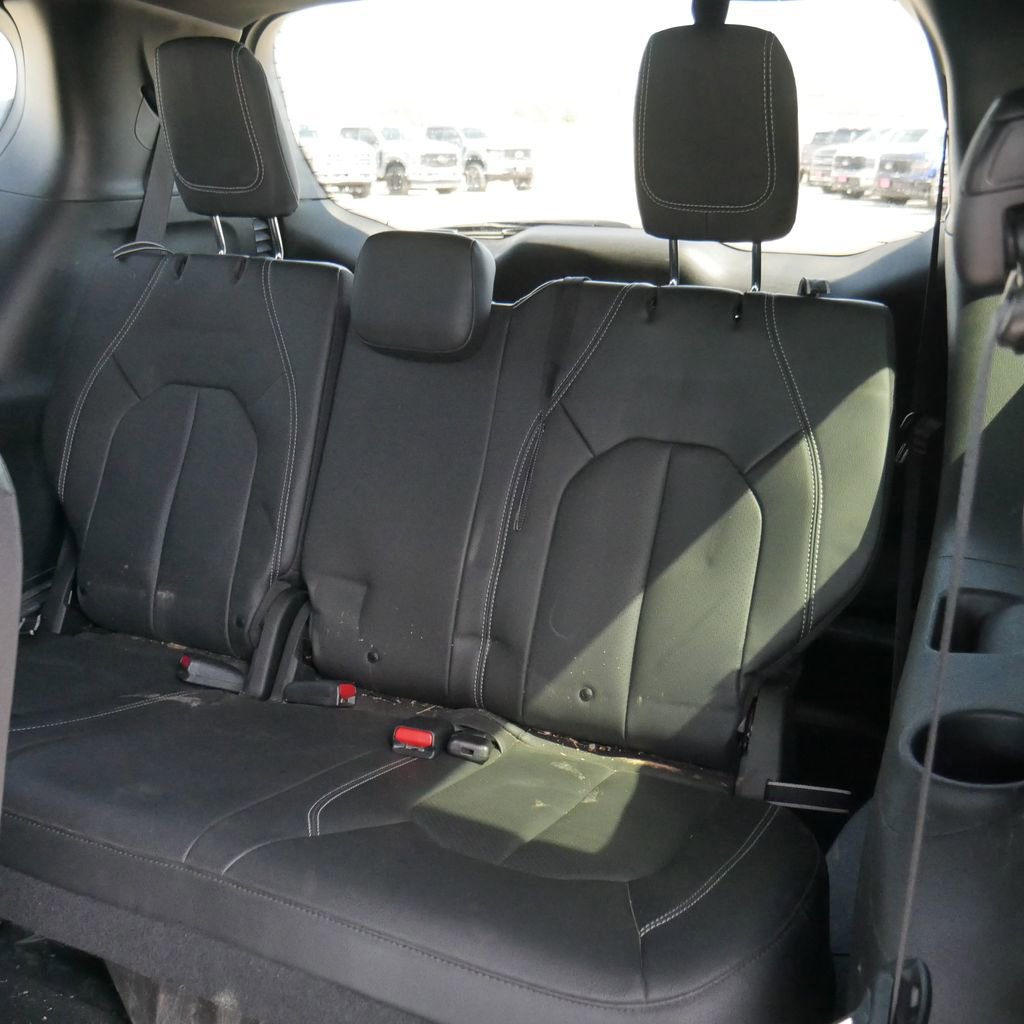 Used 2021 Chrysler Pacifica Touring-L w/ S Appearance Package FWD image 18