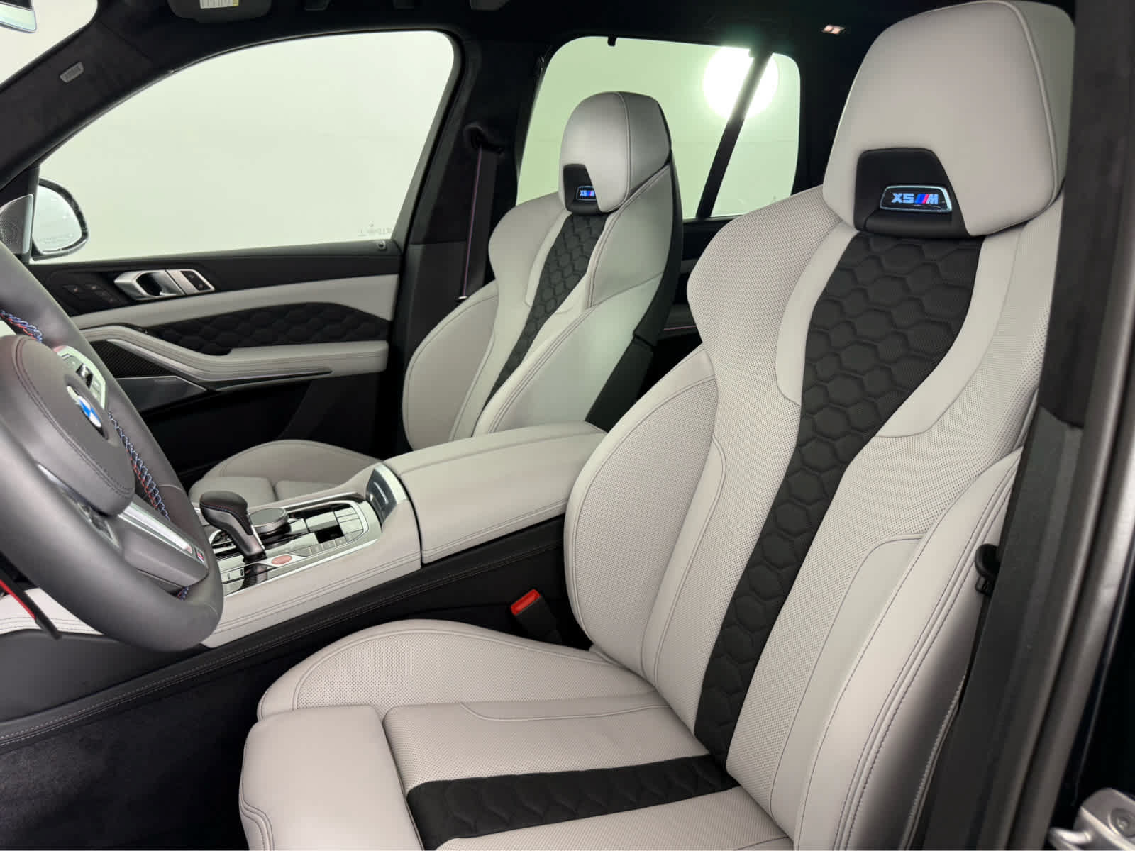 New 2026 BMW X5 M Competition w/ Executive Package AWD/4WD image 10