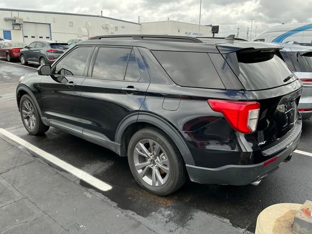Used 2024 Ford Explorer XLT w/ Equipment Group 202A image 6