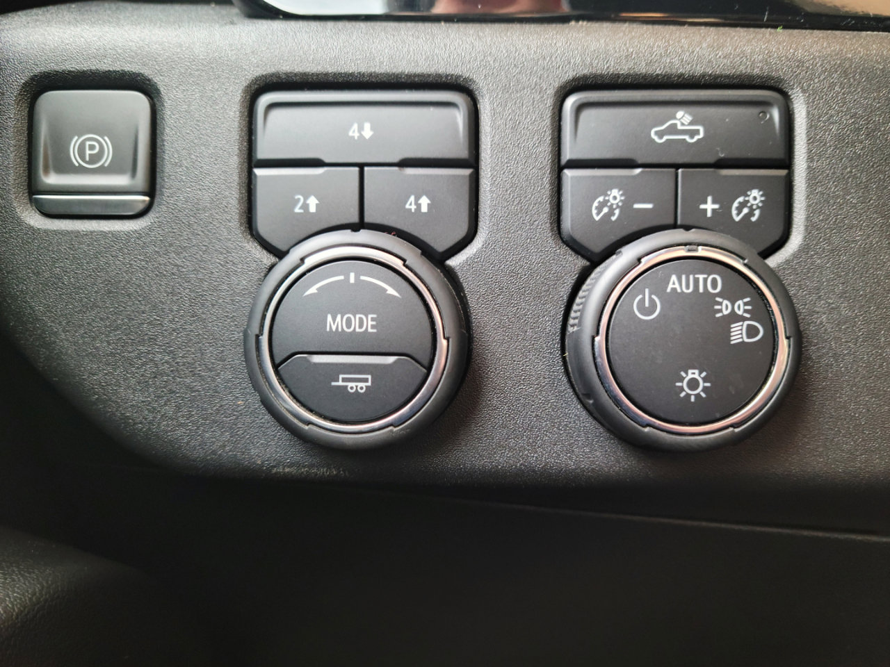 Used 2024 Chevrolet Silverado 2500 LT image 15