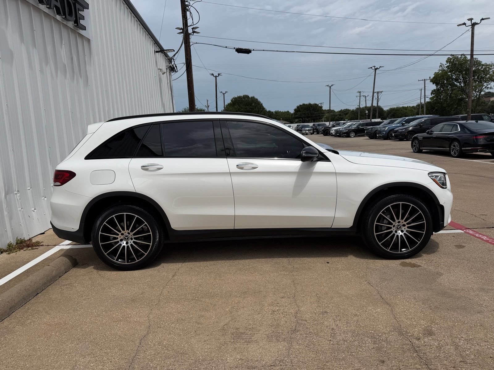 Used 2022 Mercedes-Benz GLC 300 4MATIC w/ AMG Line image 8