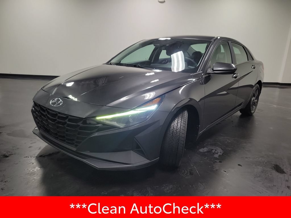 Used 2022 Hyundai Elantra SEL FWD image 4