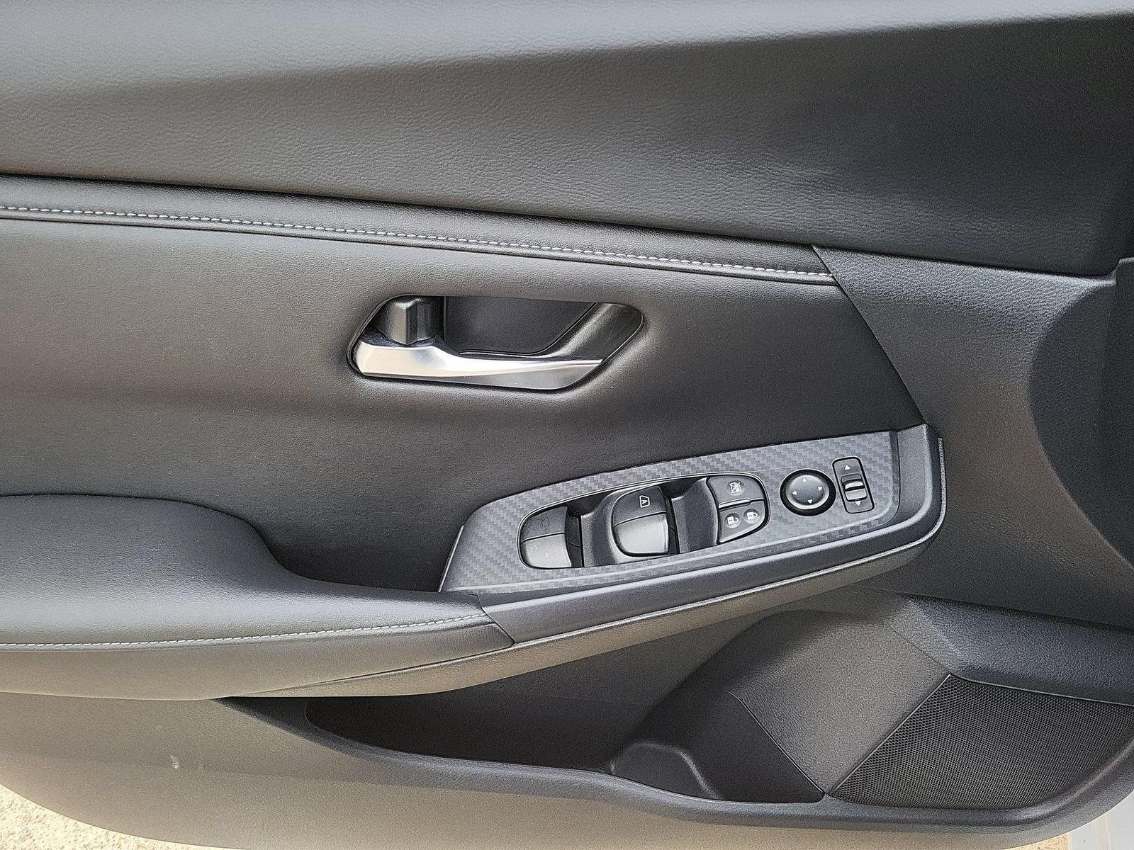 Used 2024 Nissan Sentra SV FWD image 21