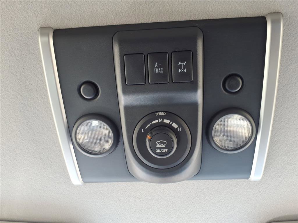 Used 2014 Toyota FJ Cruiser 4WD image 14