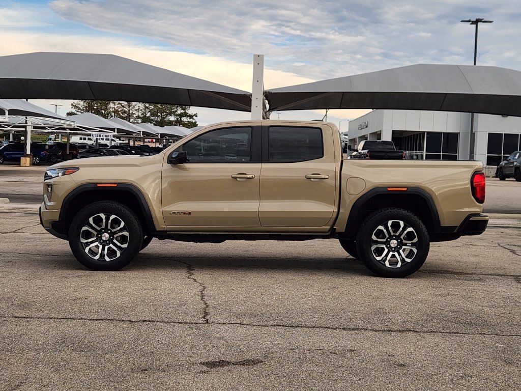 Used 2023 GMC Canyon AT4 w/ AT4 Premium Package AWD/4WD image 4