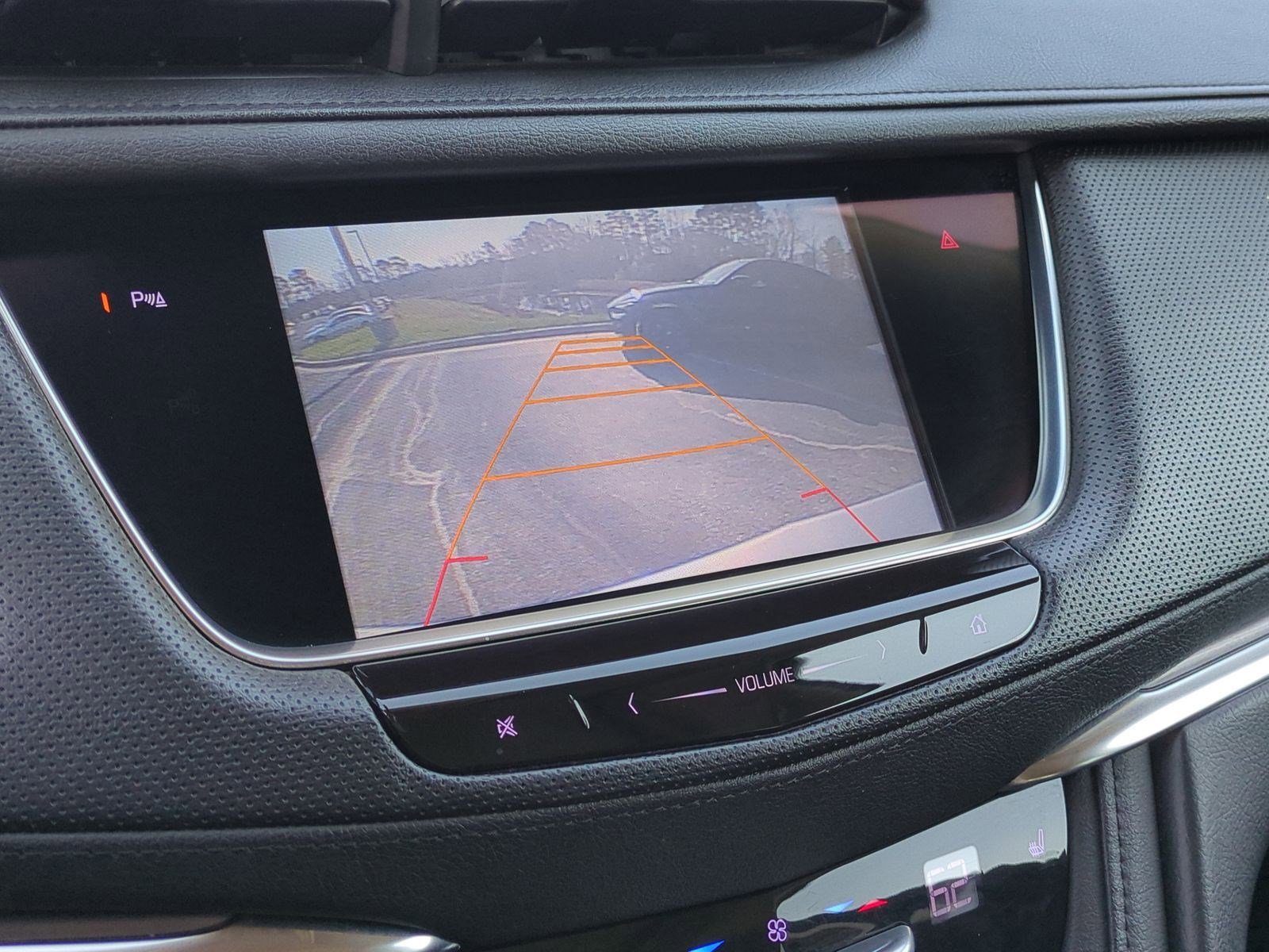 Used 2017 Cadillac XT5 Luxury w/ Driver Awareness Package FWD image 24