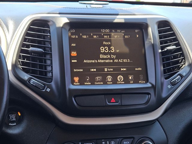 Used 2015 Jeep Cherokee Latitude w/ Comfort/Convenience Group AWD/4WD image 16