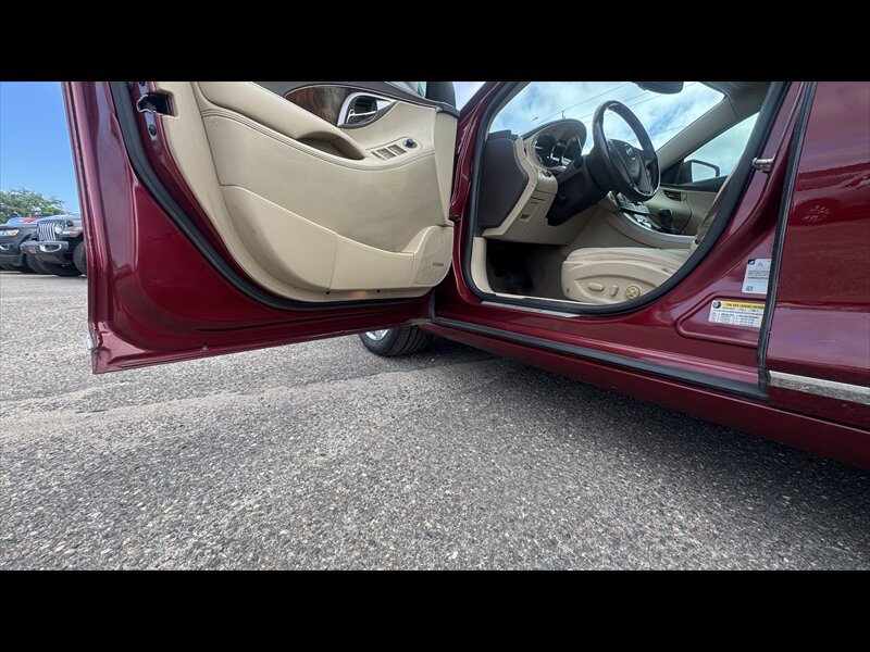 Used 2010 Buick LaCrosse CXL w/ Luxury Package AWD/4WD image 9