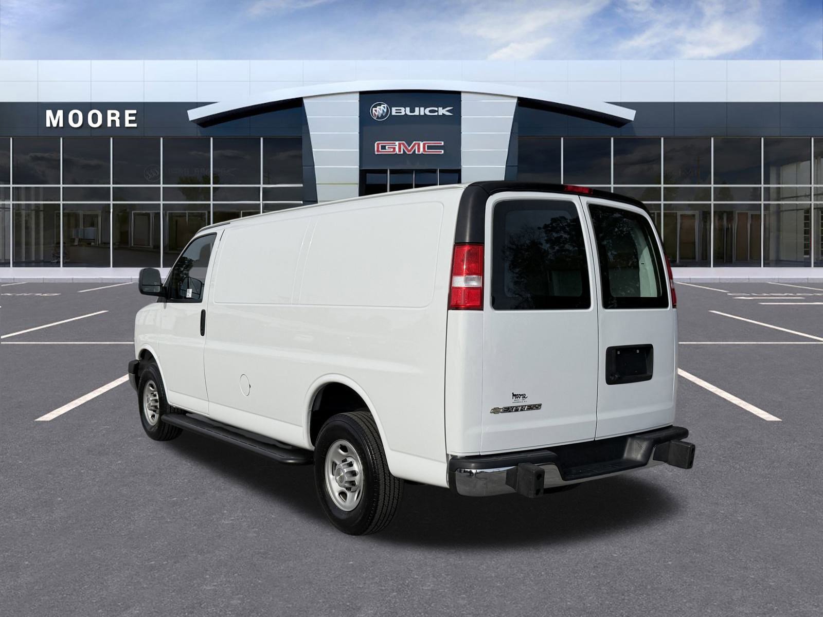 Used 2024 Chevrolet Express 2500 Work Van w/ Driver Convenience Package image 5