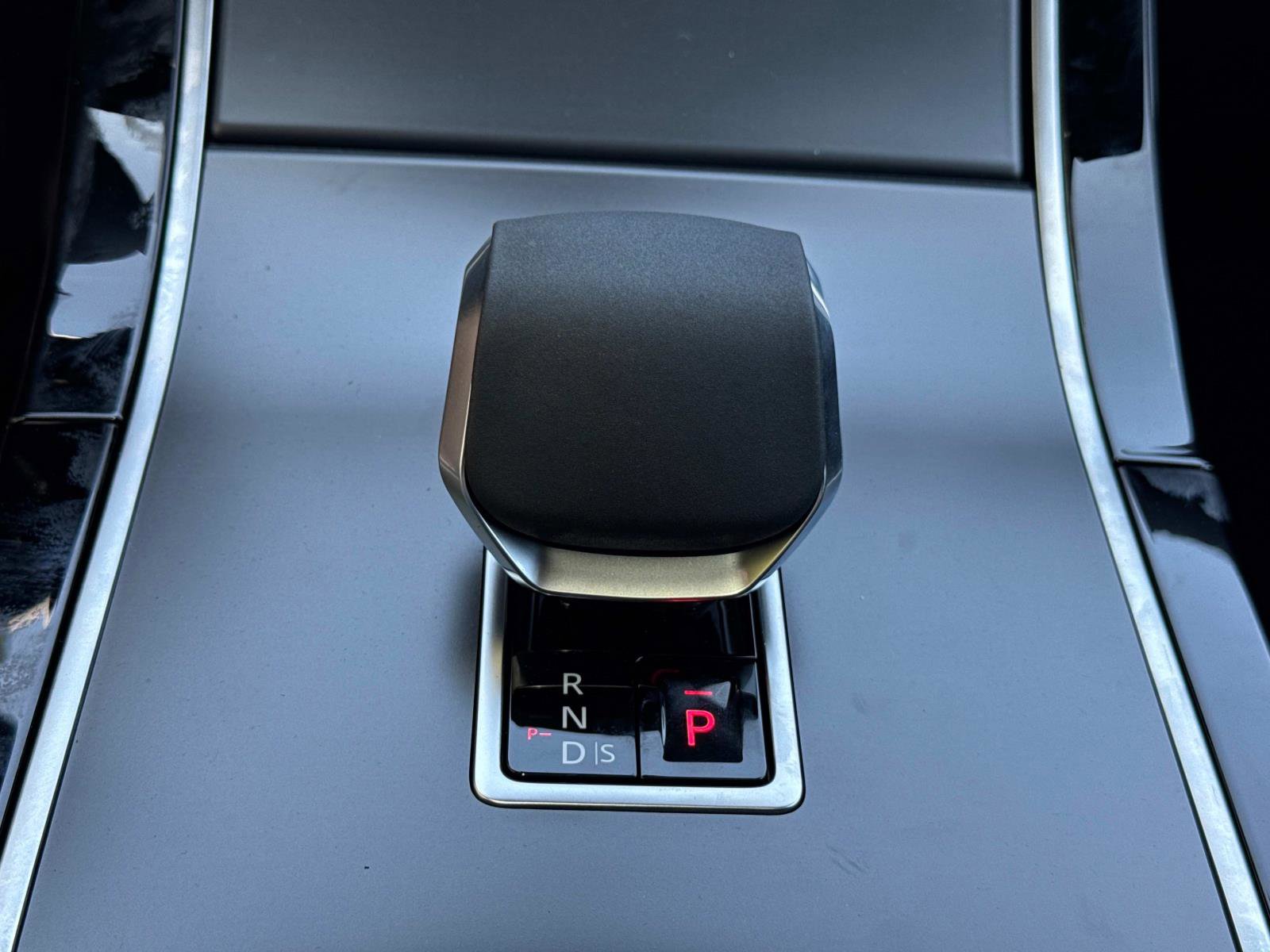 Certified 2026 Land Rover Range Rover Velar S image 25