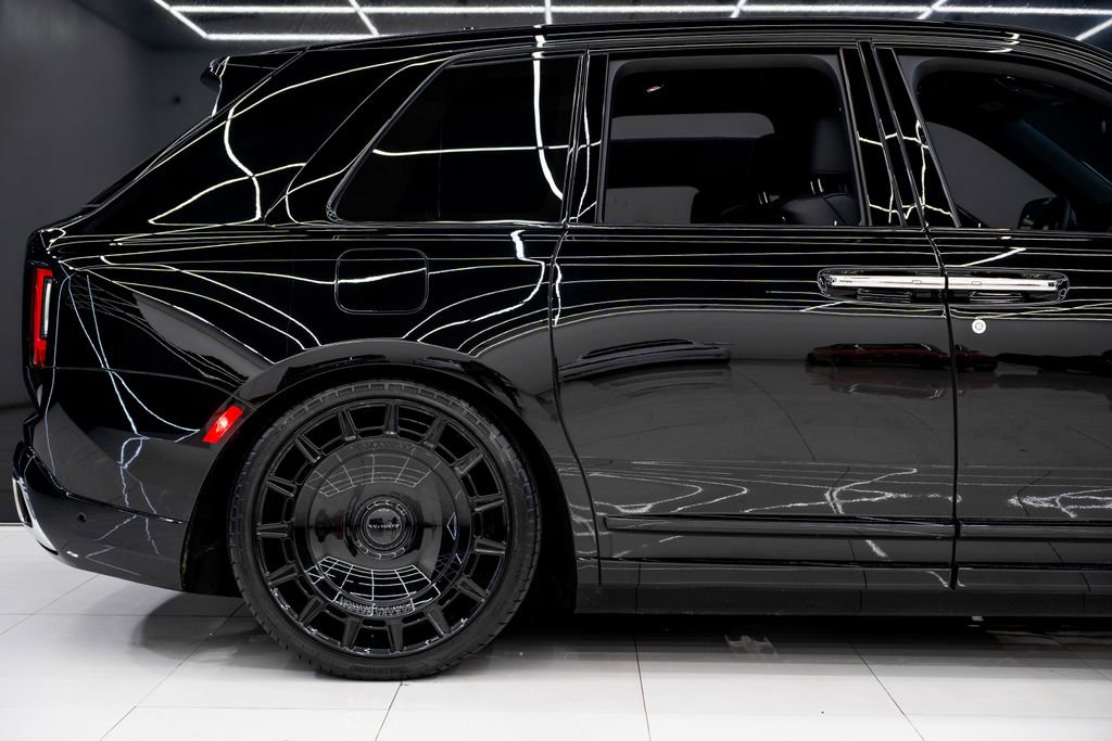 Used 2026 Rolls-Royce Cullinan image 11