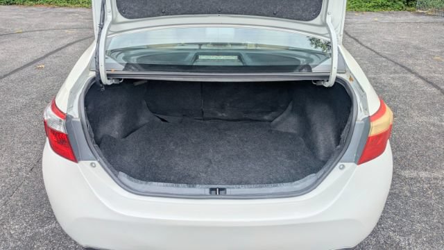 Used 2014 Toyota Corolla LE FWD image 13