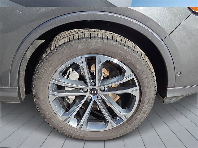 Certified 2025 Audi Q7 2.0T Premium w/ Convenience Plus Package image 8