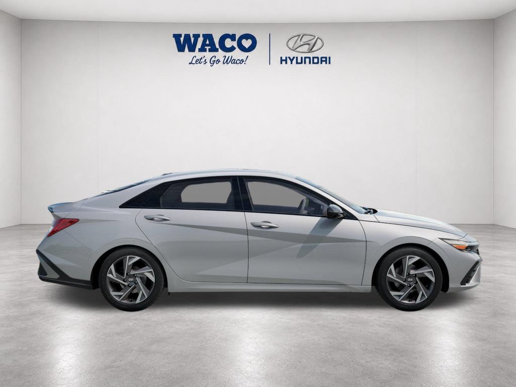 Used 2026 Hyundai Elantra SEL Sport Premium w/ Cargo Package FWD image 7