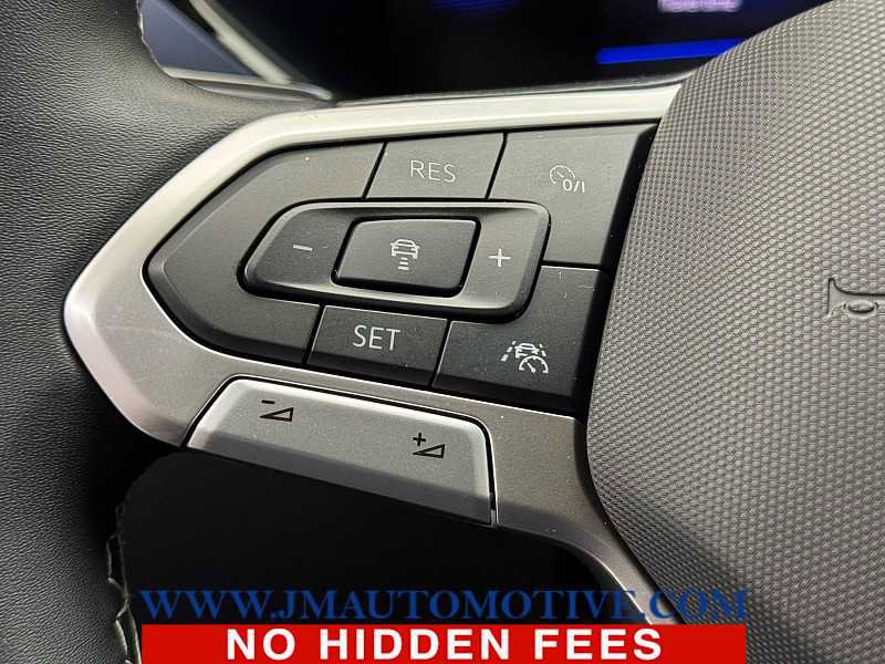 Used 2024 Volkswagen Taos SE w/ Black Wheel Plus Package image 39