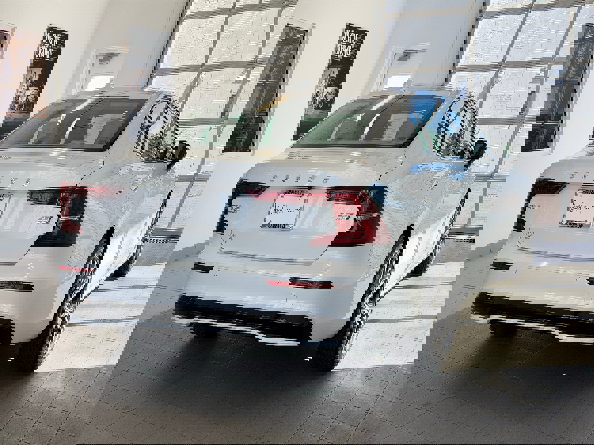 Certified 2025 Volvo S60 B5 Core image 6