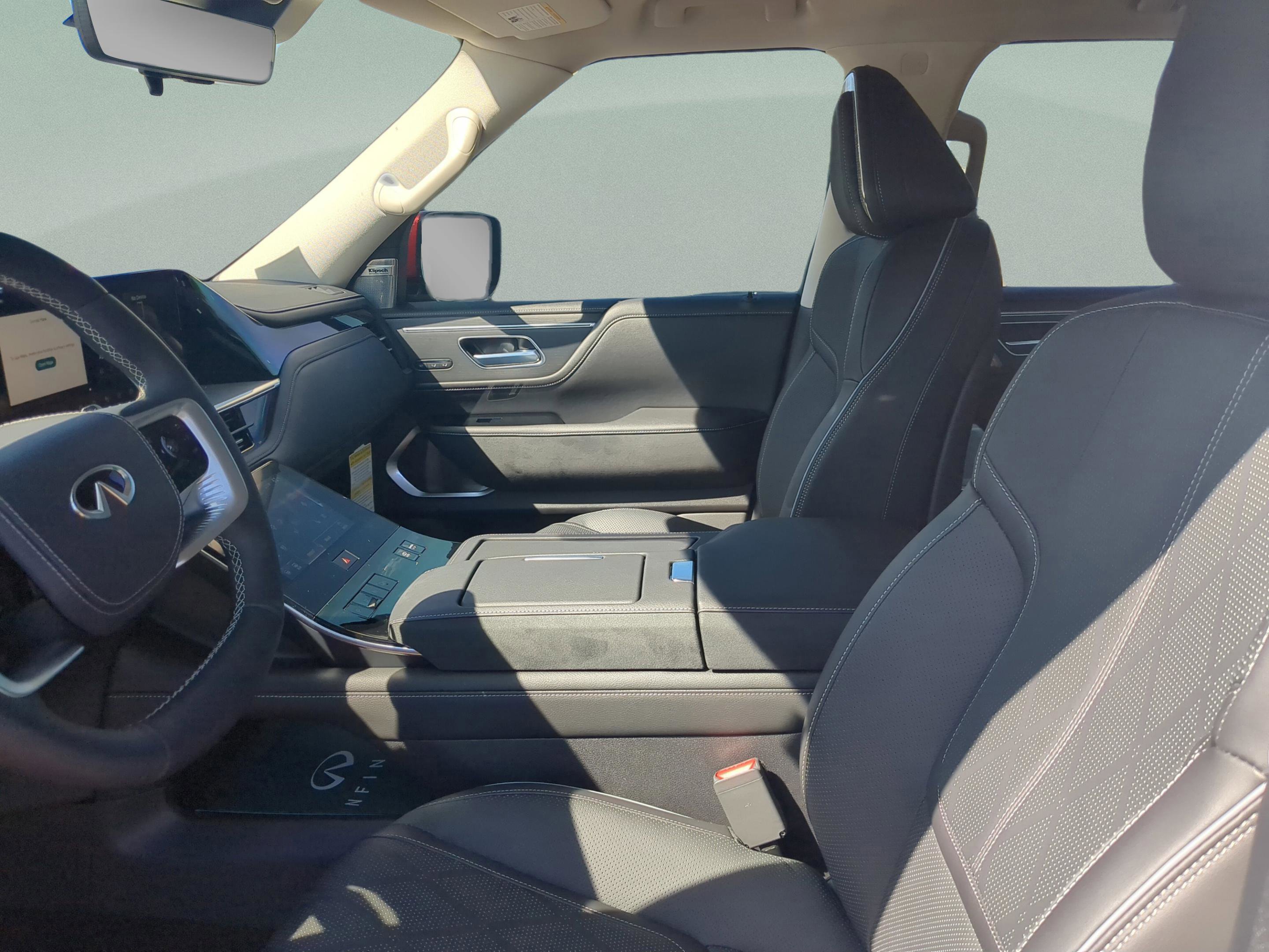 Used 2025 INFINITI QX80 Sensory image 21