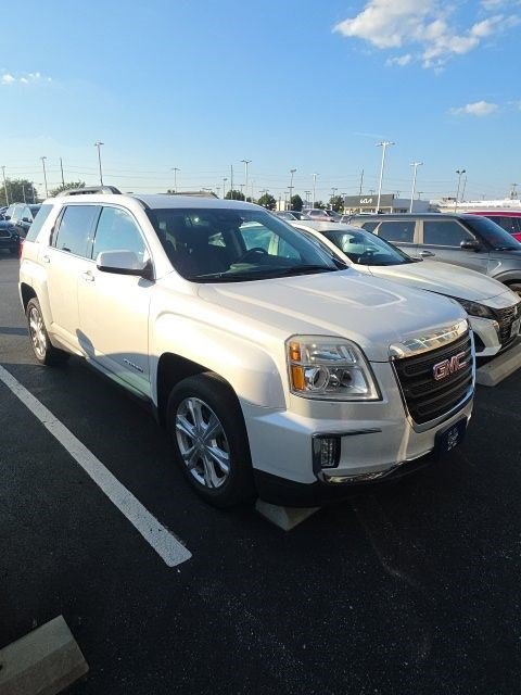 Used 2017 GMC Terrain SLE w/ Driver Alert Package I FWD image 2