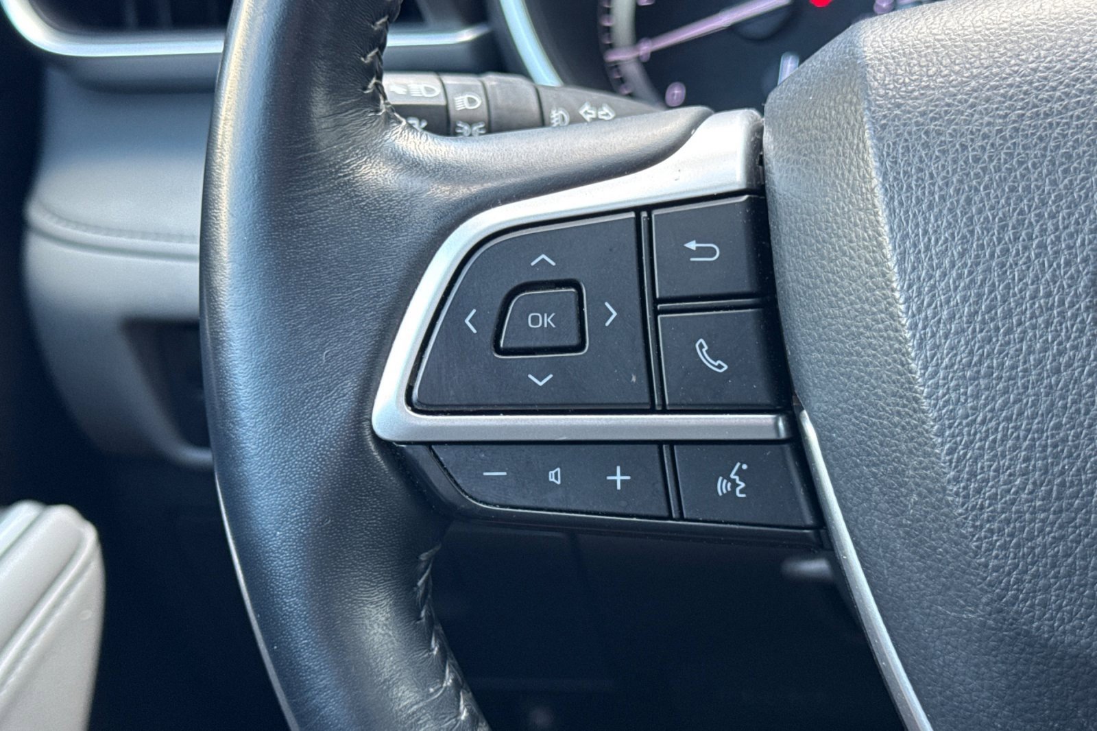 Used 2022 Toyota Highlander XLE image 38