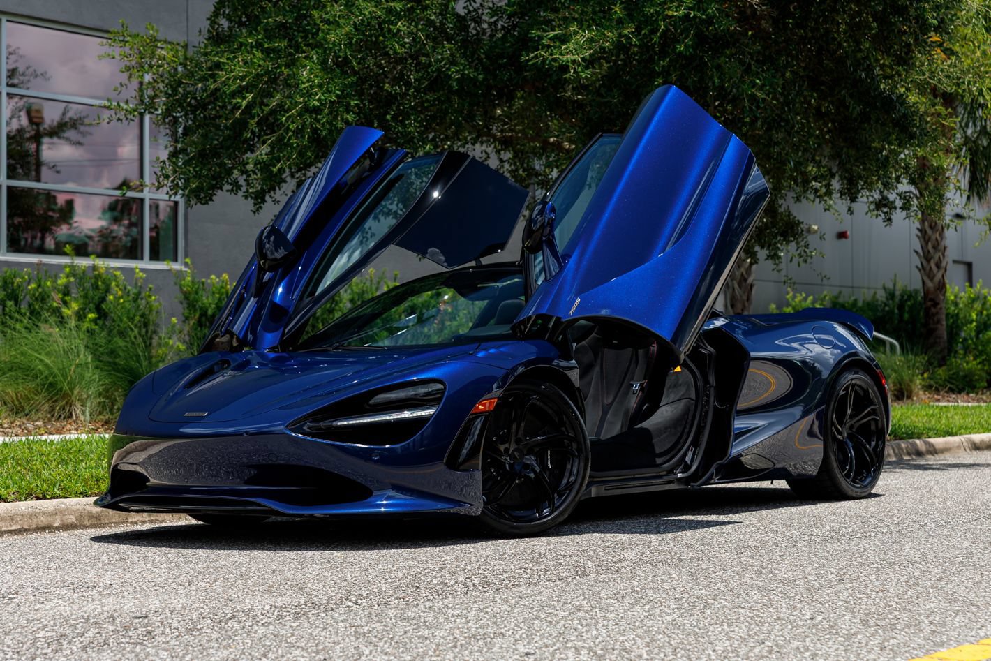 Used 2025 McLaren 750S RWD image 36