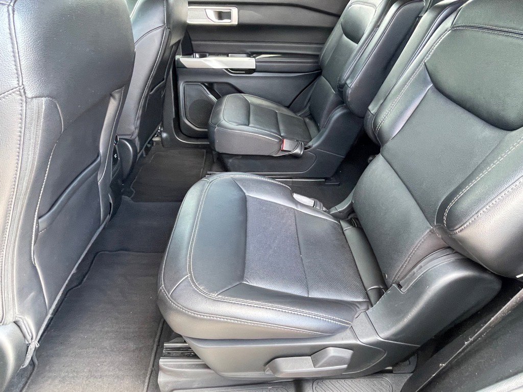 Used 2023 Ford Explorer Limited w/ Equipment Group 301A image 12