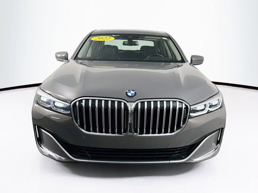 Used 2022 BMW 740i xDrive w/ Premium Package AWD/4WD image 2