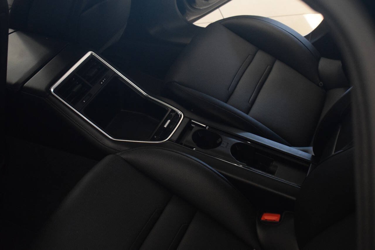 Used 2018 Porsche Panamera 4 AWD/4WD image 73