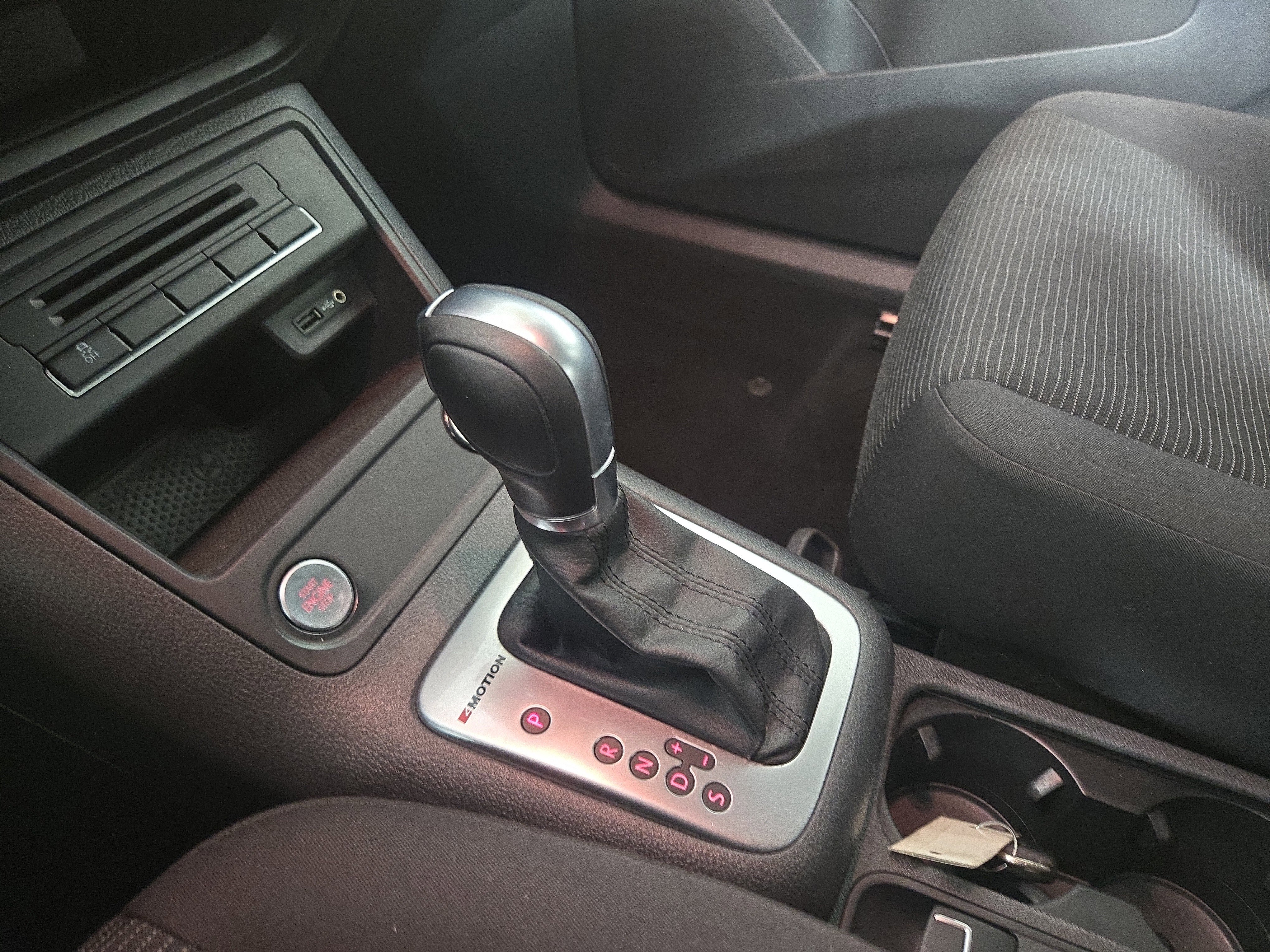 Used 2017 Volkswagen Tiguan Limited w/ Premium Package image 22