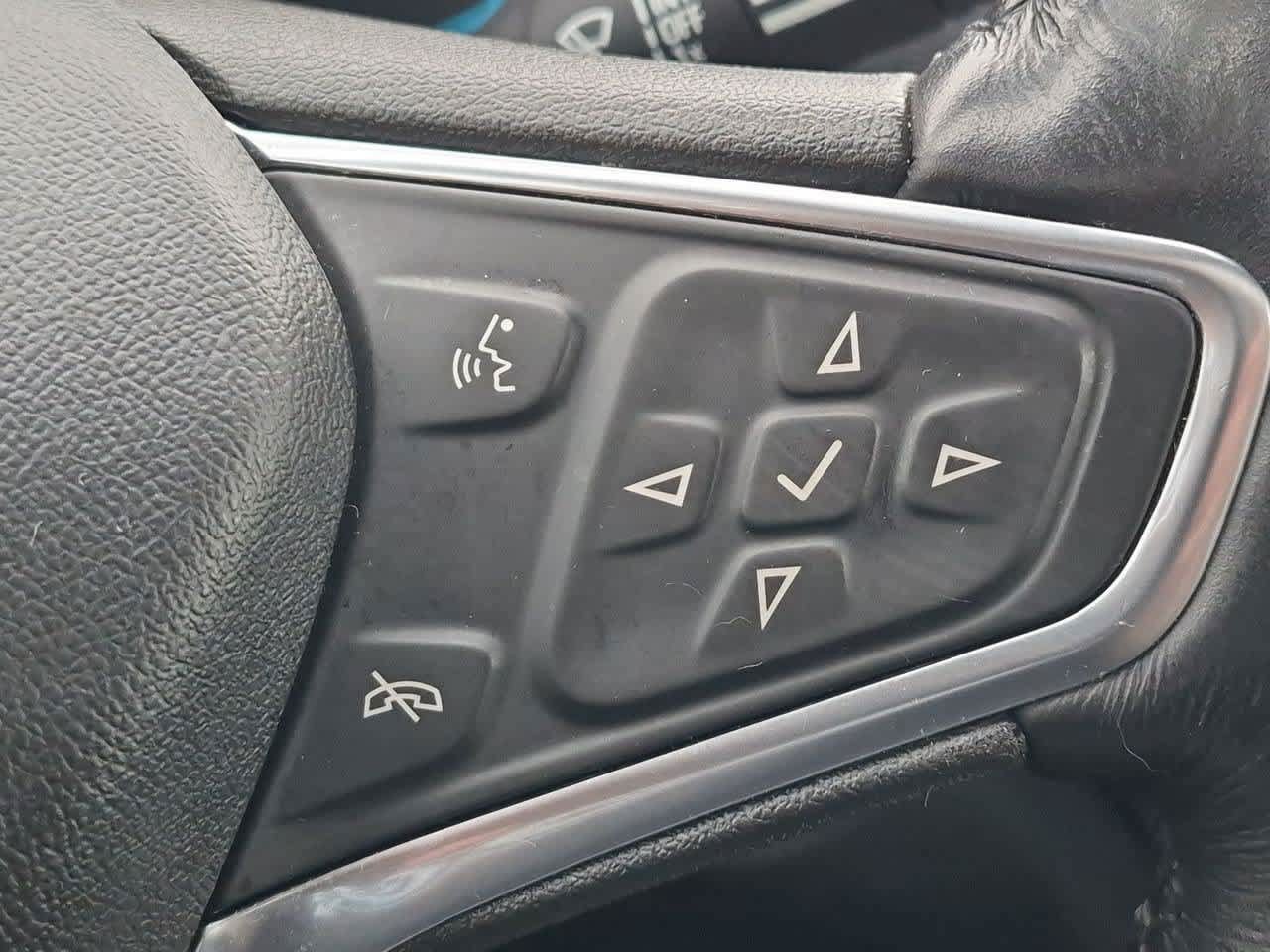 Used 2018 Chevrolet Equinox Premier AWD/4WD image 26