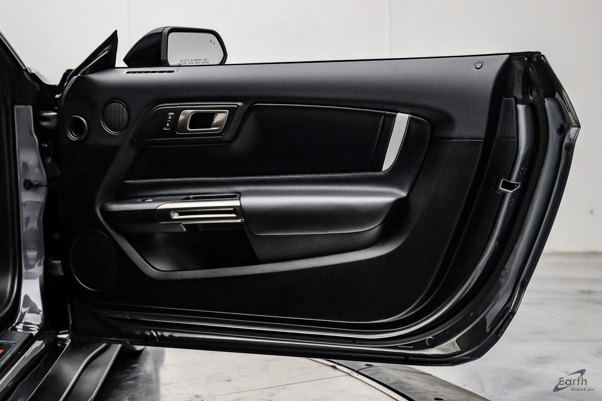 Used 2021 Ford Mustang Shelby GT500 w/ Carbon Fiber Track Pack image 89